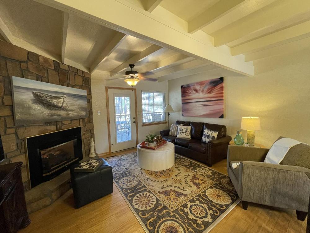 Mountain Harbor two bedroom Lodge cottage